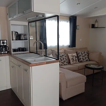 Campsite Mobil Home, 4 Personnes, 3 Etoiles A La Tremblade