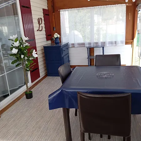 Mobil Home, 4 Personnes, 3 Etoiles A * La Tremblade