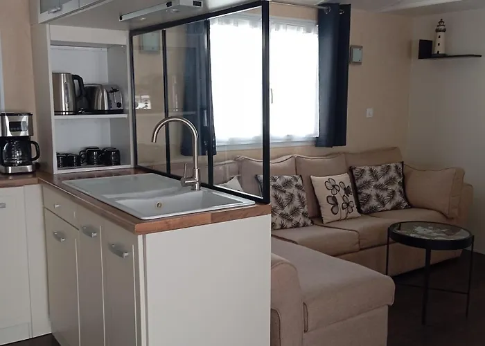 Campsite Mobil Home, 4 Personnes, 3 Etoiles A La Tremblade