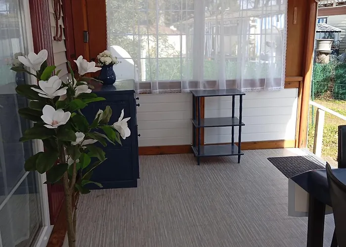 Campsite Mobil Home, 4 Personnes, 3 Etoiles A La Tremblade