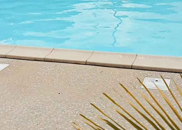 Mobil Home, 4 Personnes, 3 Etoiles A Campsite *